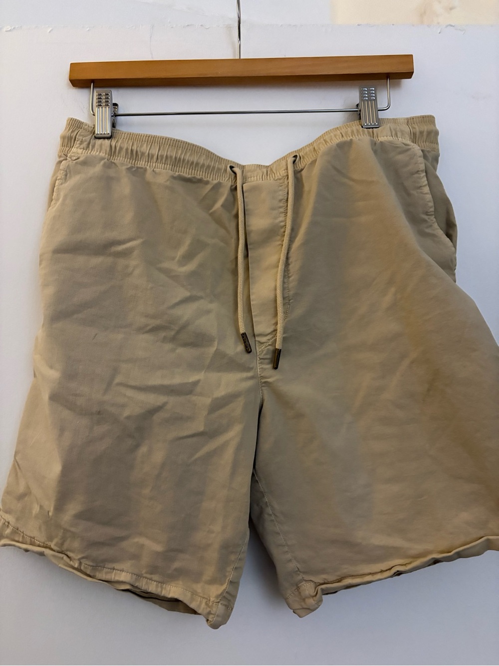 American Eagle Men's Casual Drawstring Shorts in Tan